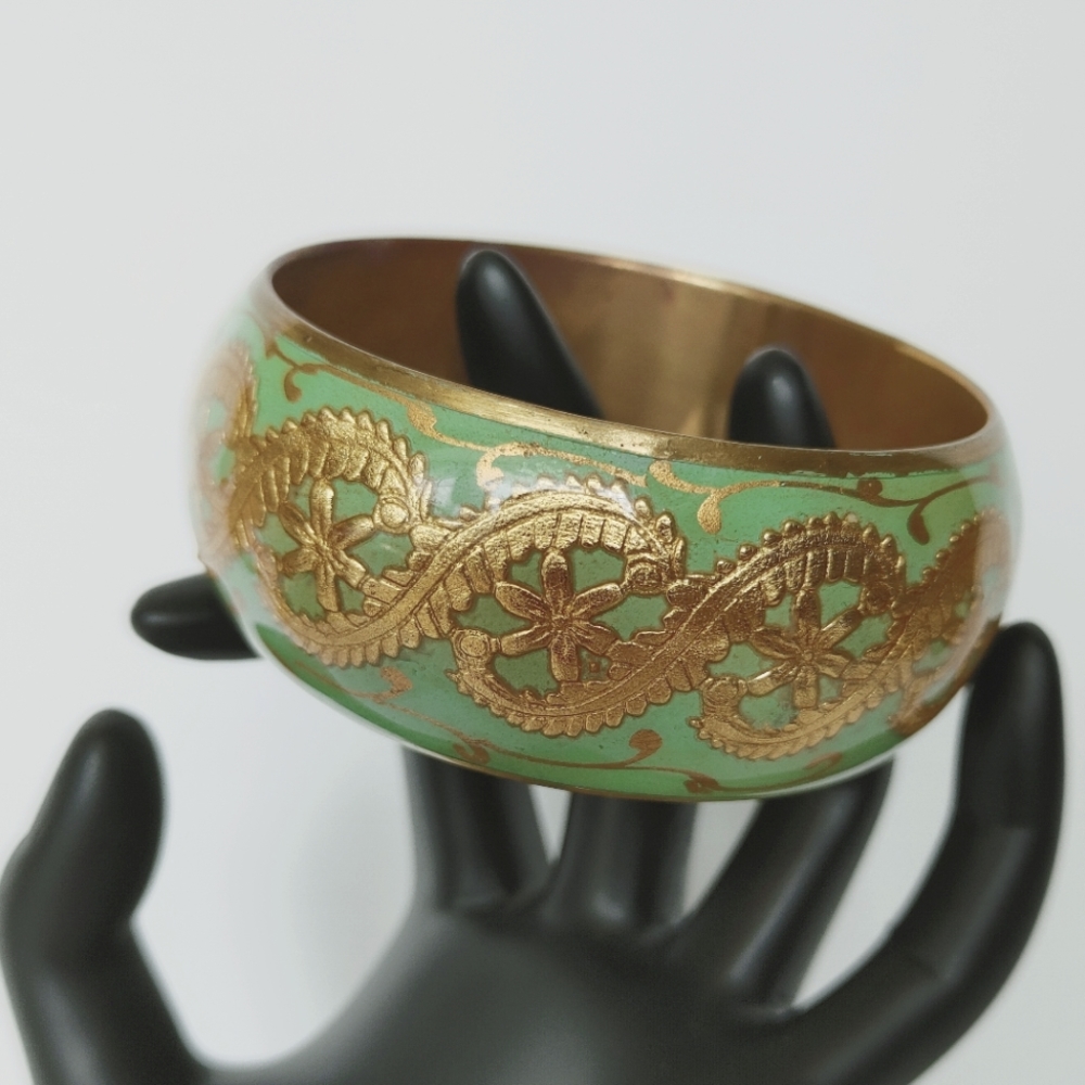 Chunky Chinese Inspired Gold and Jade Look bracelet